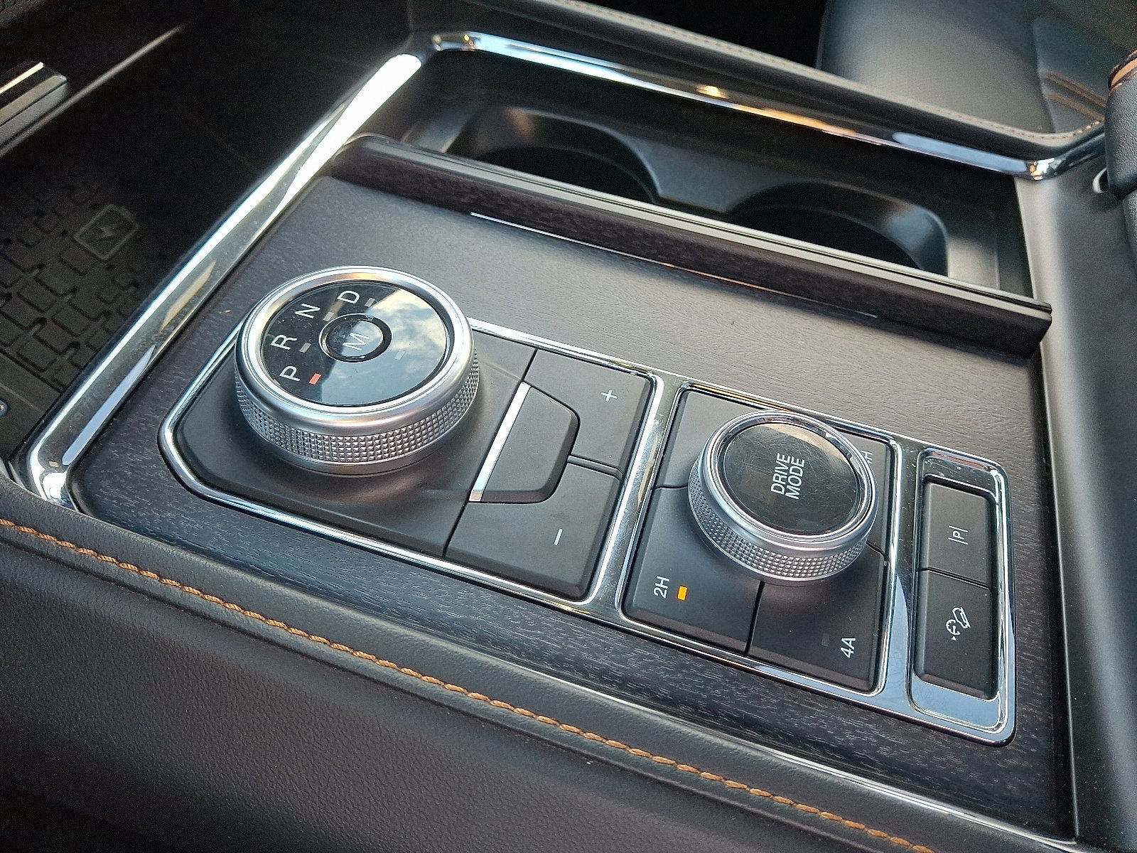 Certified 2024 Ford Expedition Platinum image 22