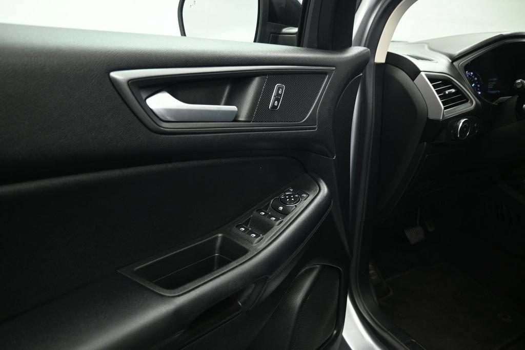 Certified 2022 Ford Edge SE w/ Black Appearance Package AWD/4WD image 8