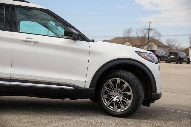 Certified 2025 Ford Explorer Active w/ Active Comfort Package image 12