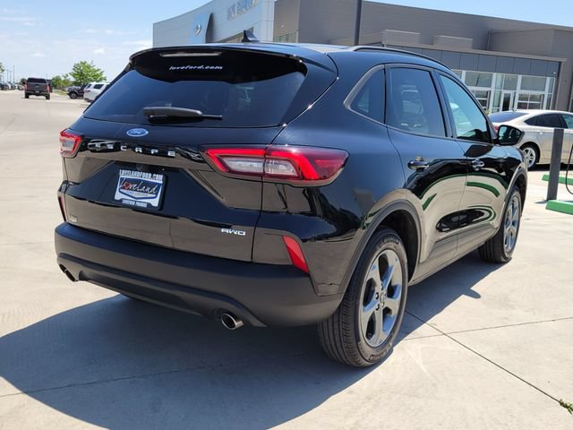 Certified 2025 Ford Escape ST-Line AWD/4WD image 3