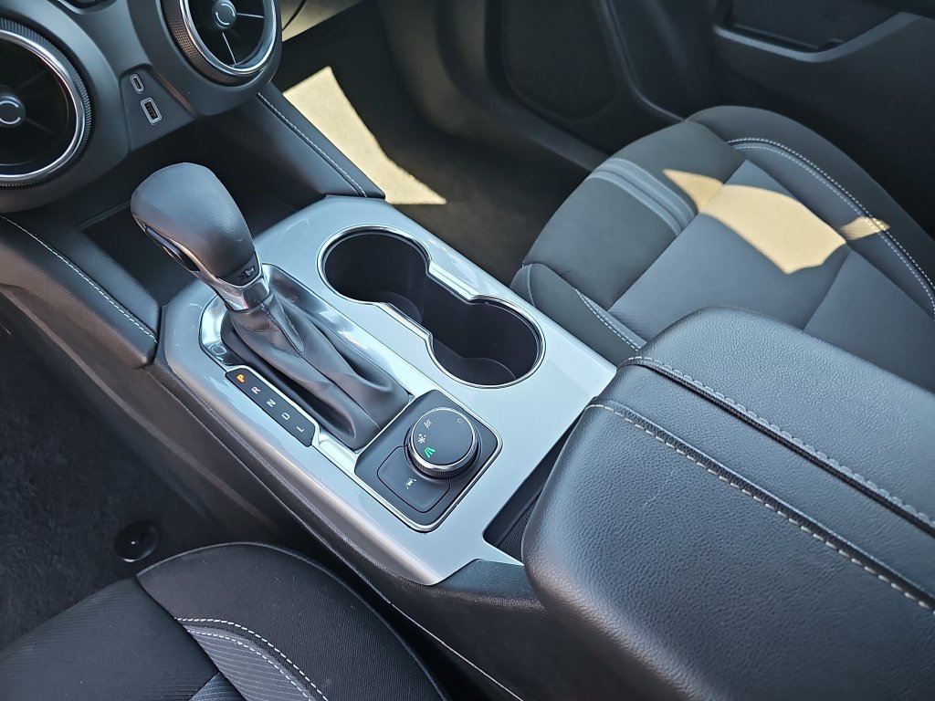 Used 2025 Chevrolet Blazer LT FWD image 25