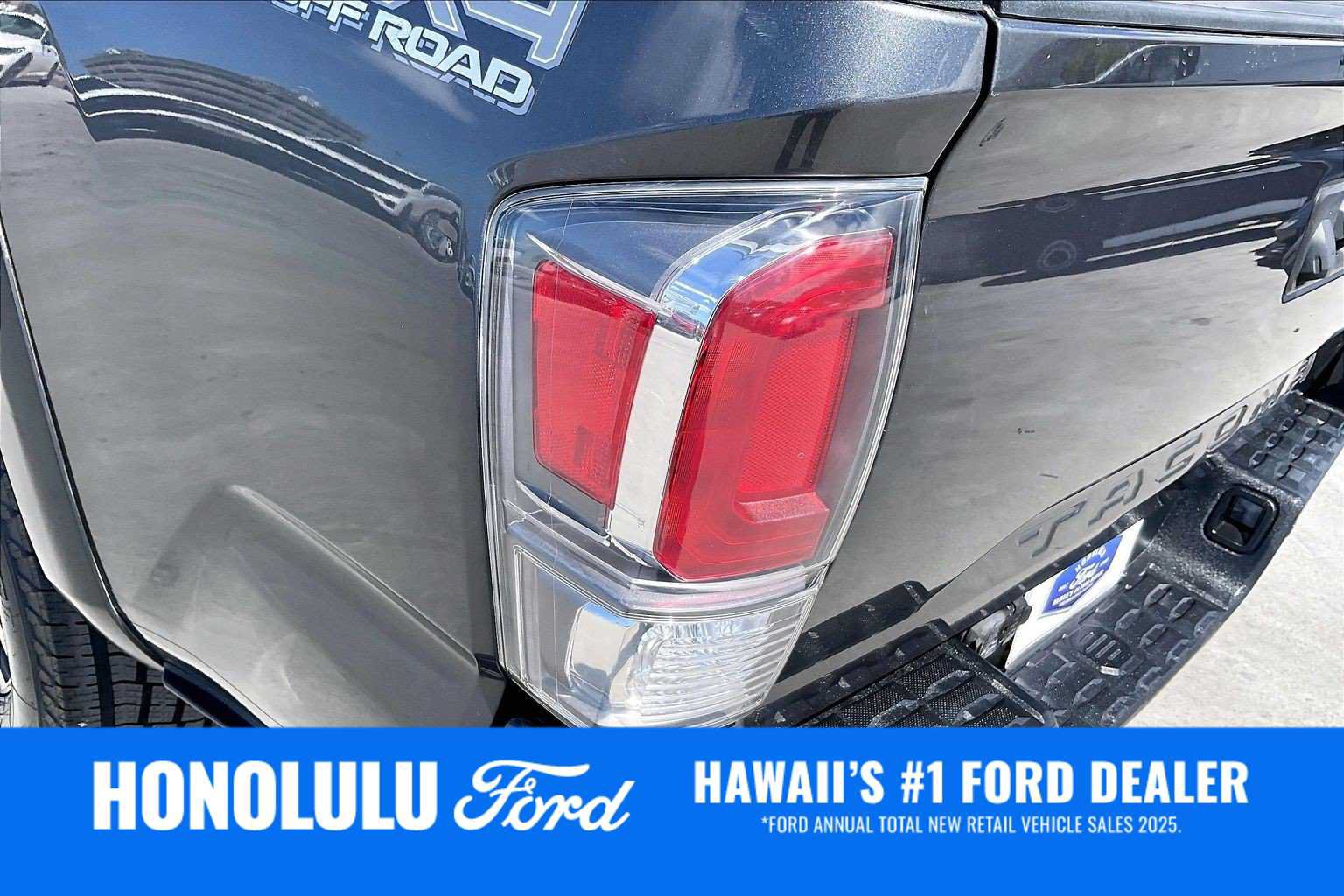 Used 2020 Toyota Tacoma TRD Off-Road w/ Technology Package AWD/4WD image 32