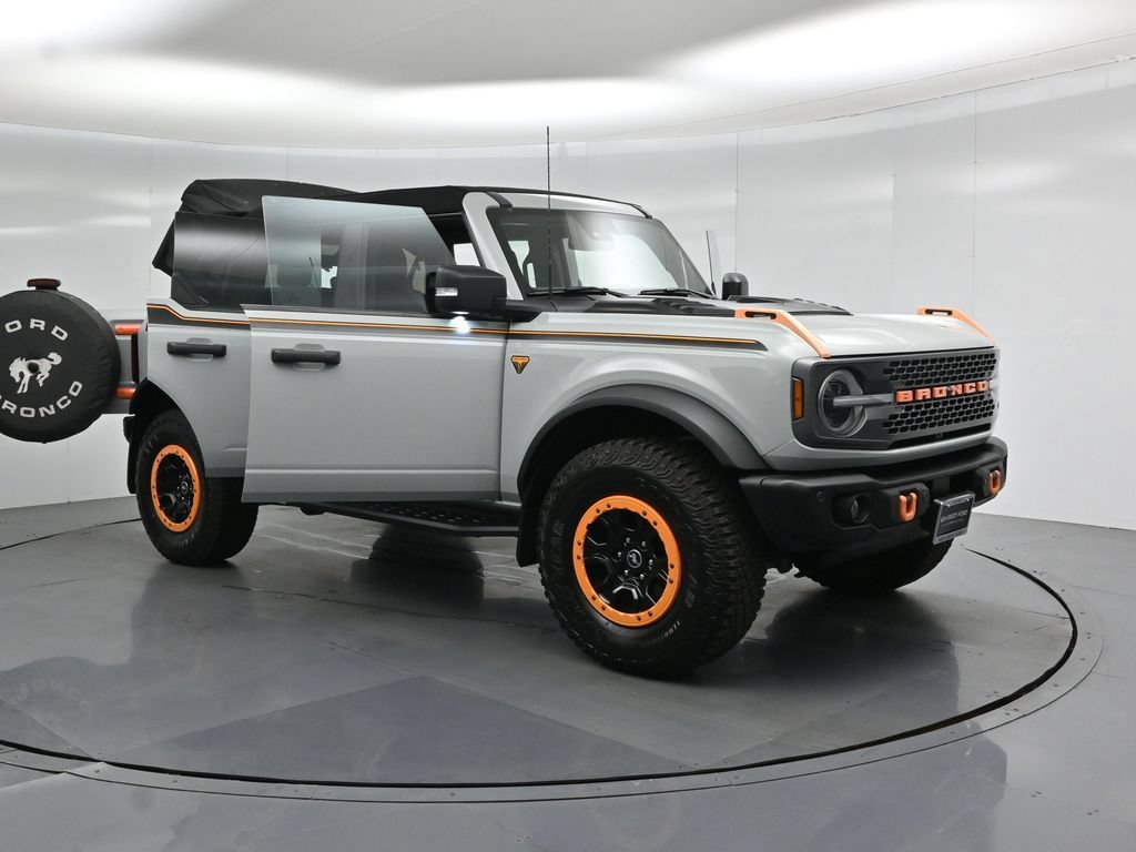 Certified 2023 Ford Bronco Badlands w/ Sasquatch Package AWD/4WD image 32