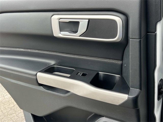 Certified 2022 Ford Explorer XLT w/ Equipment Group 202A image 19