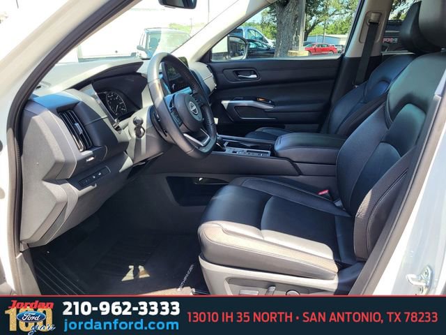 Used 2023 Nissan Pathfinder SL FWD image 18