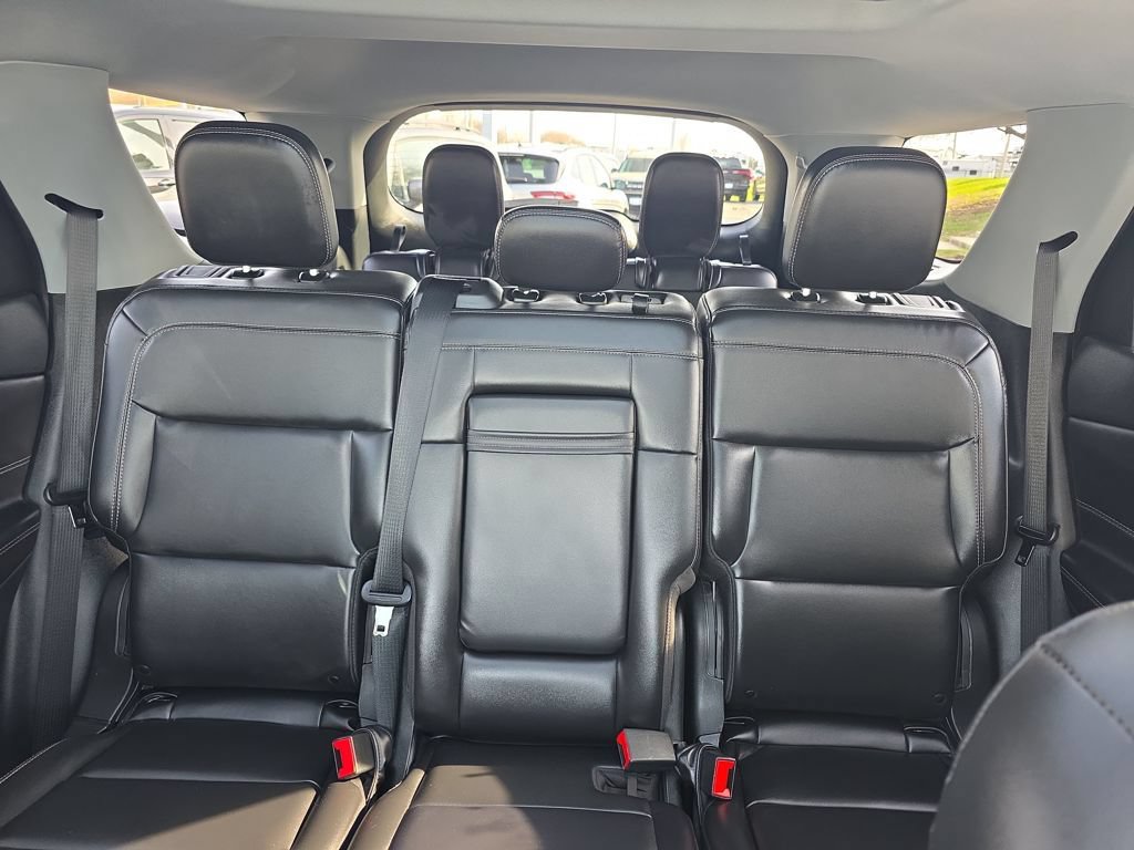 Certified 2023 Ford Explorer XLT w/ Equipment Group 202A AWD/4WD image 37