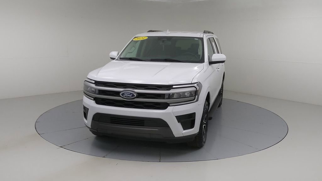 Certified 2024 Ford Expedition XLT image 10