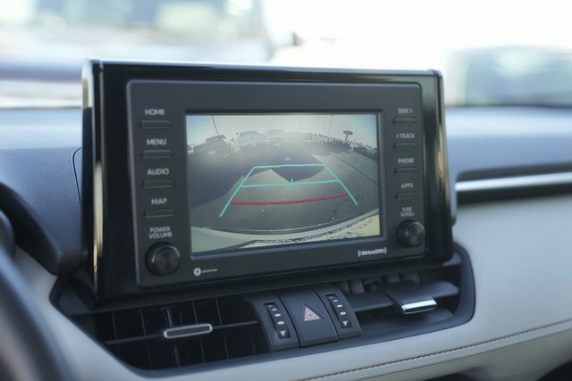 Used 2020 Toyota RAV4 XLE Premium image 27