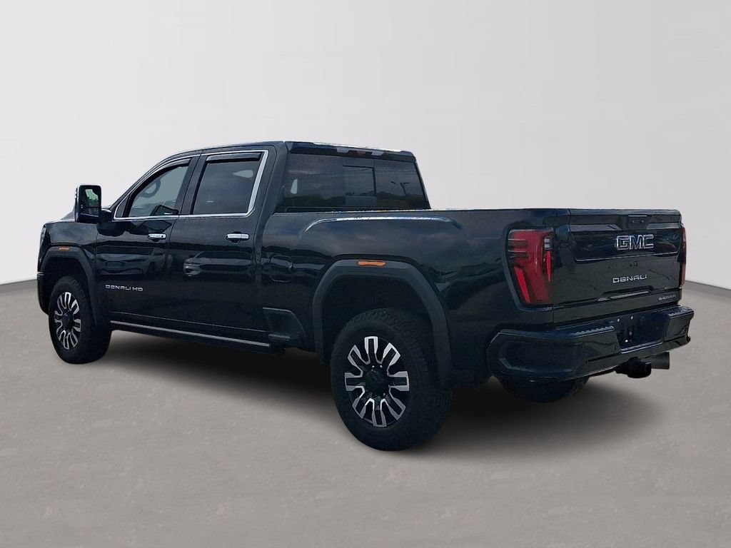 Used 2024 GMC Sierra 3500 Denali Ultimate AWD/4WD image 4