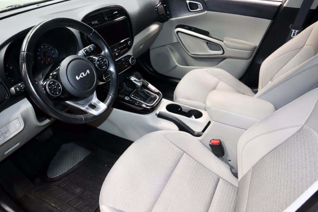 Used 2022 Kia Soul EX FWD image 23