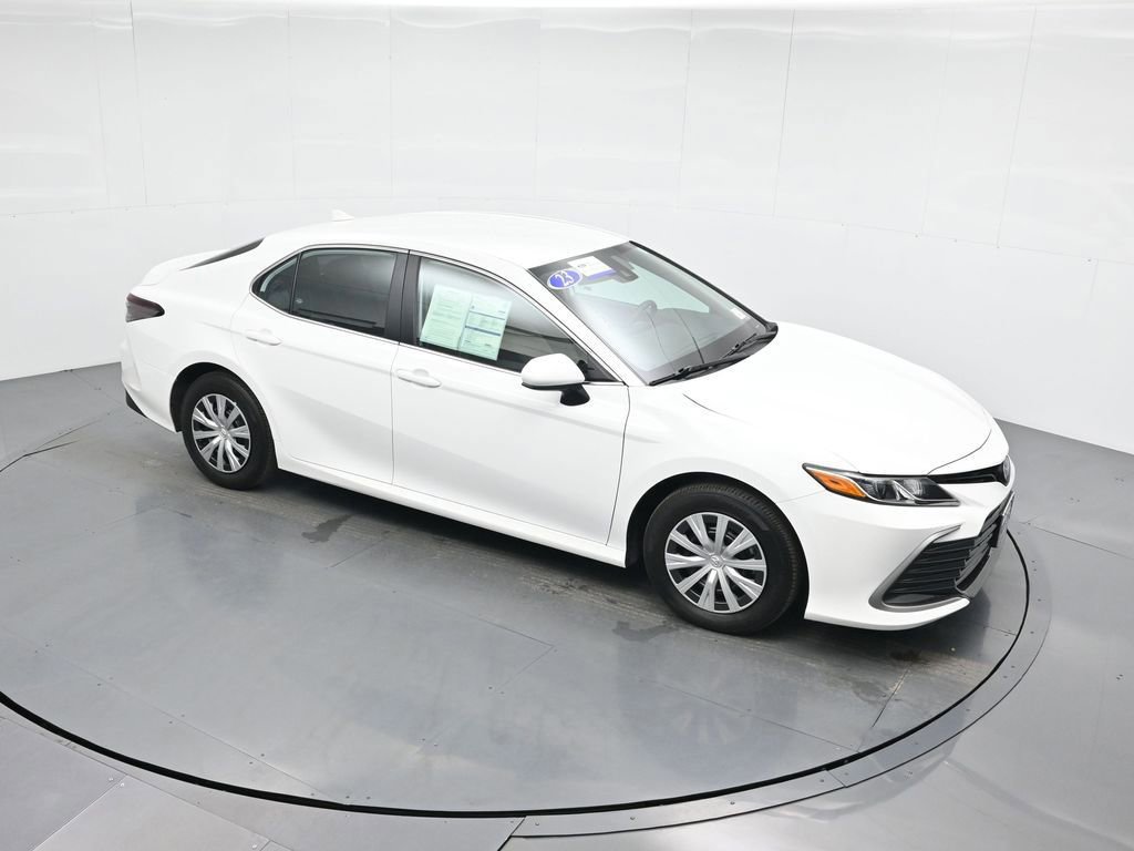 Used 2023 Toyota Camry LE image 5