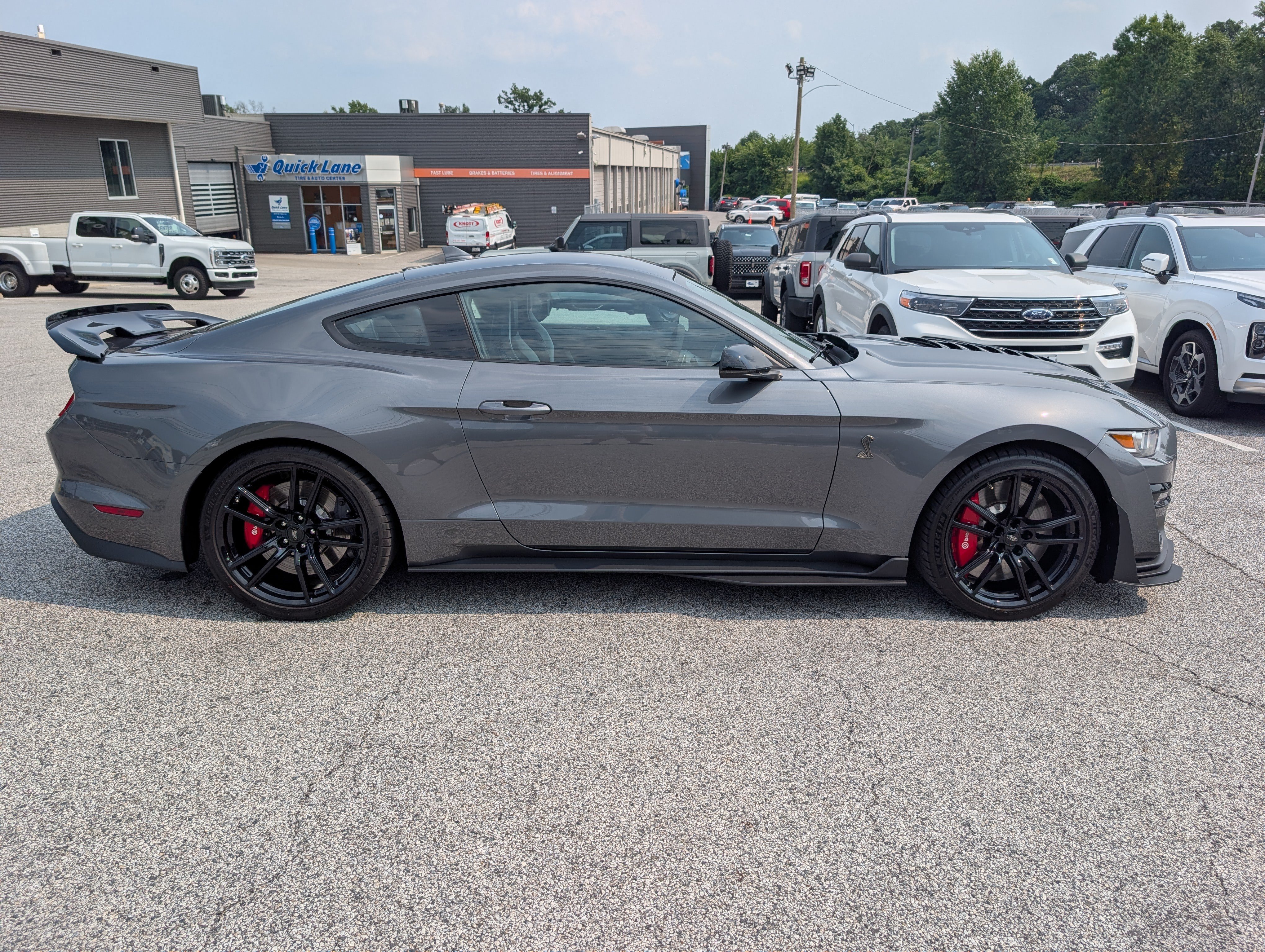 Certified 2022 Ford Mustang Shelby GT500 w/ Technology Package RWD image 8