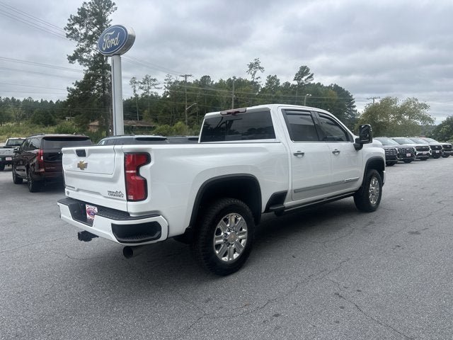 Used 2025 Chevrolet Silverado 2500 High Country w/ High Country Premium Package AWD/4WD image 6