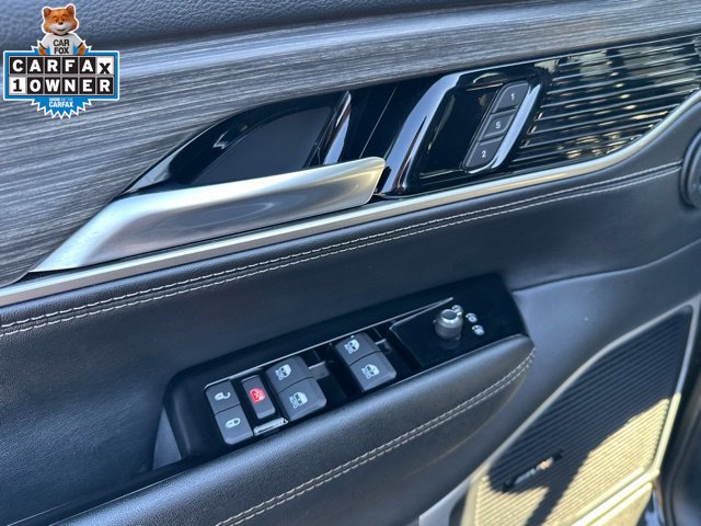 Used 2024 Jeep Wagoneer L Series II w/ Flexible Seating Group RWD image 14