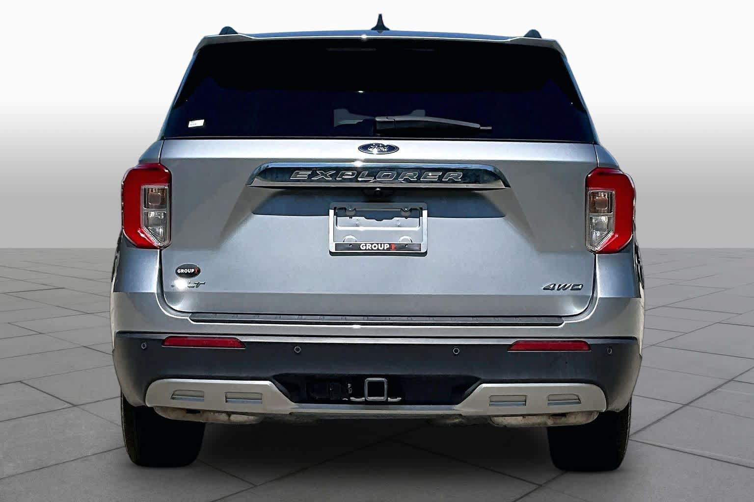 Certified 2023 Ford Explorer XLT w/ Equipment Group 202A AWD/4WD image 5