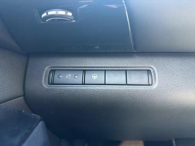 Used 2022 Nissan Pathfinder SV FWD image 26