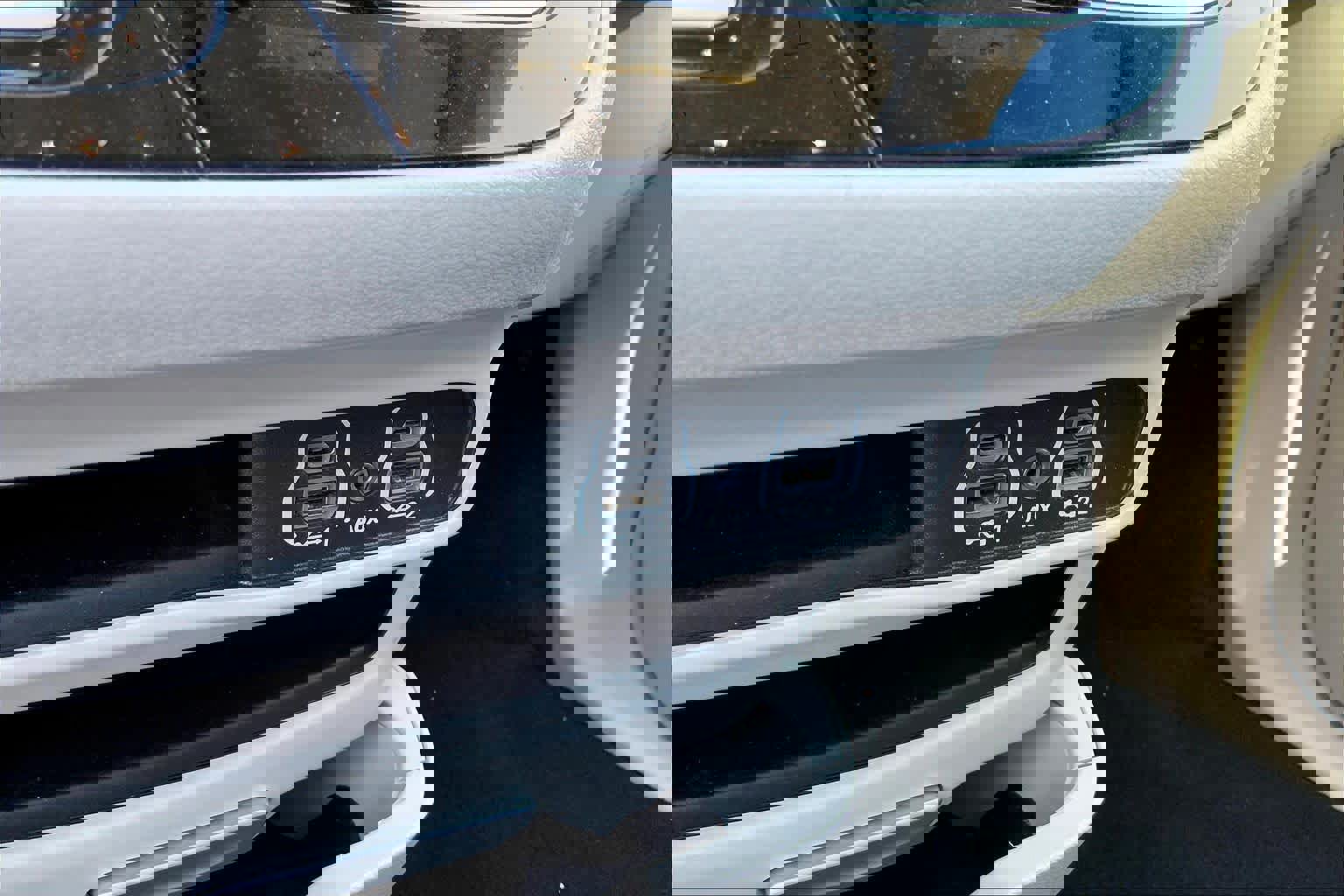 Used 2024 Chrysler Pacifica Touring-L image 35