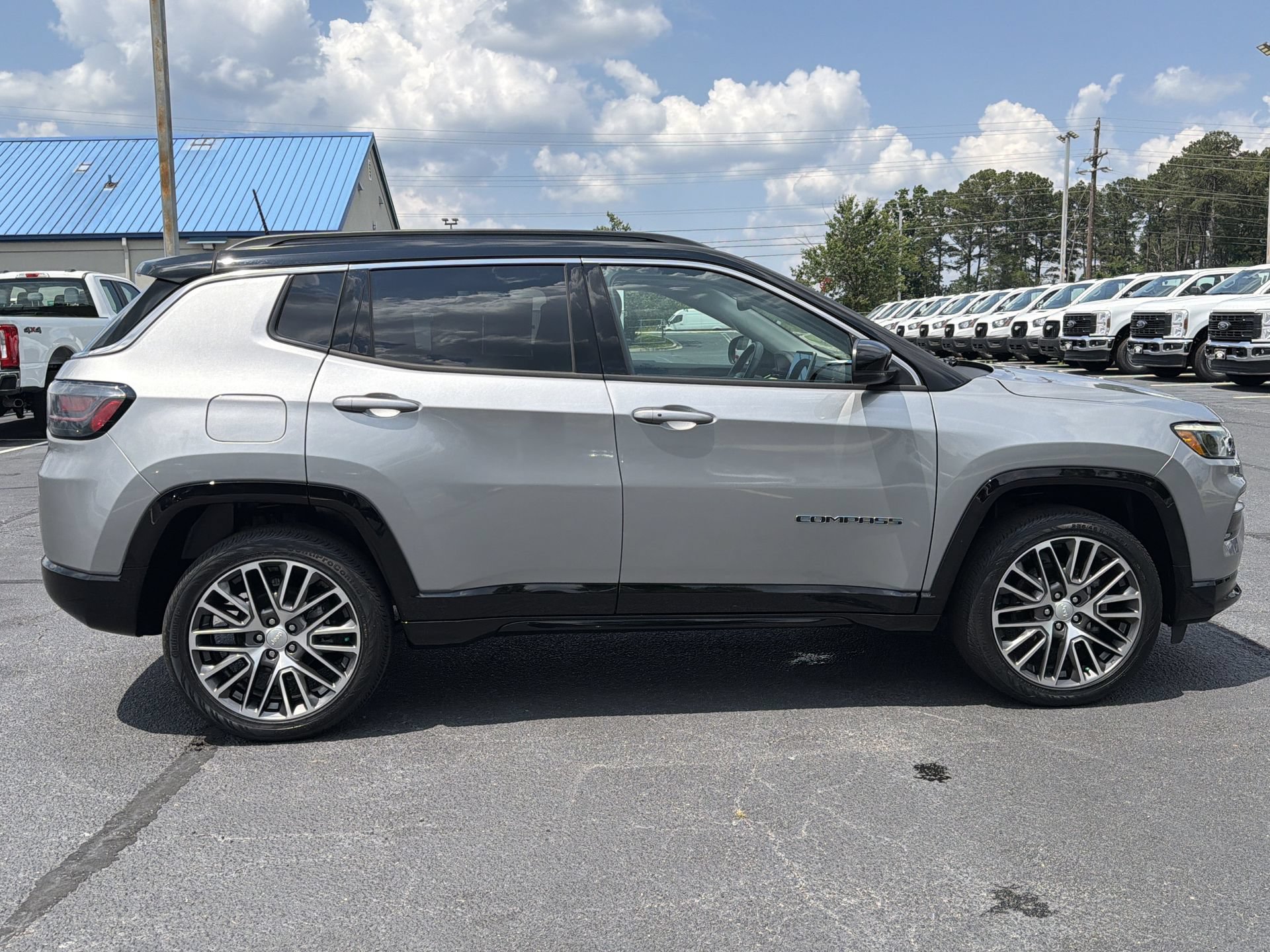 Used 2022 Jeep Compass Limited w/ Elite Group AWD/4WD image 34