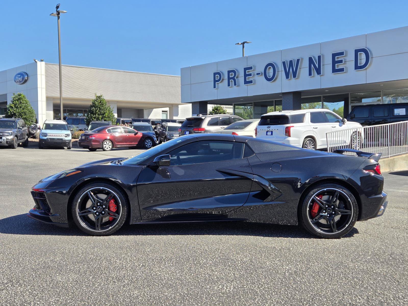 Used 2024 Chevrolet Corvette Stingray Preferred Conv w/ Z51 Performance Package RWD image 12