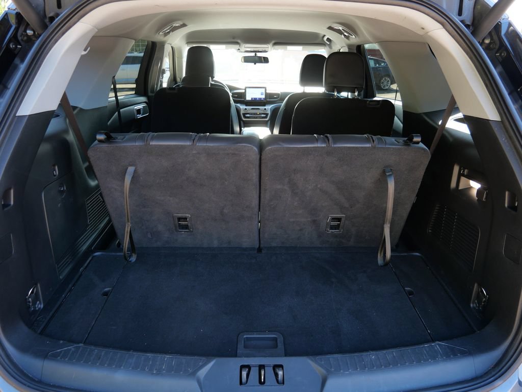 Certified 2022 Ford Explorer XLT w/ Equipment Group 202A AWD/4WD image 10