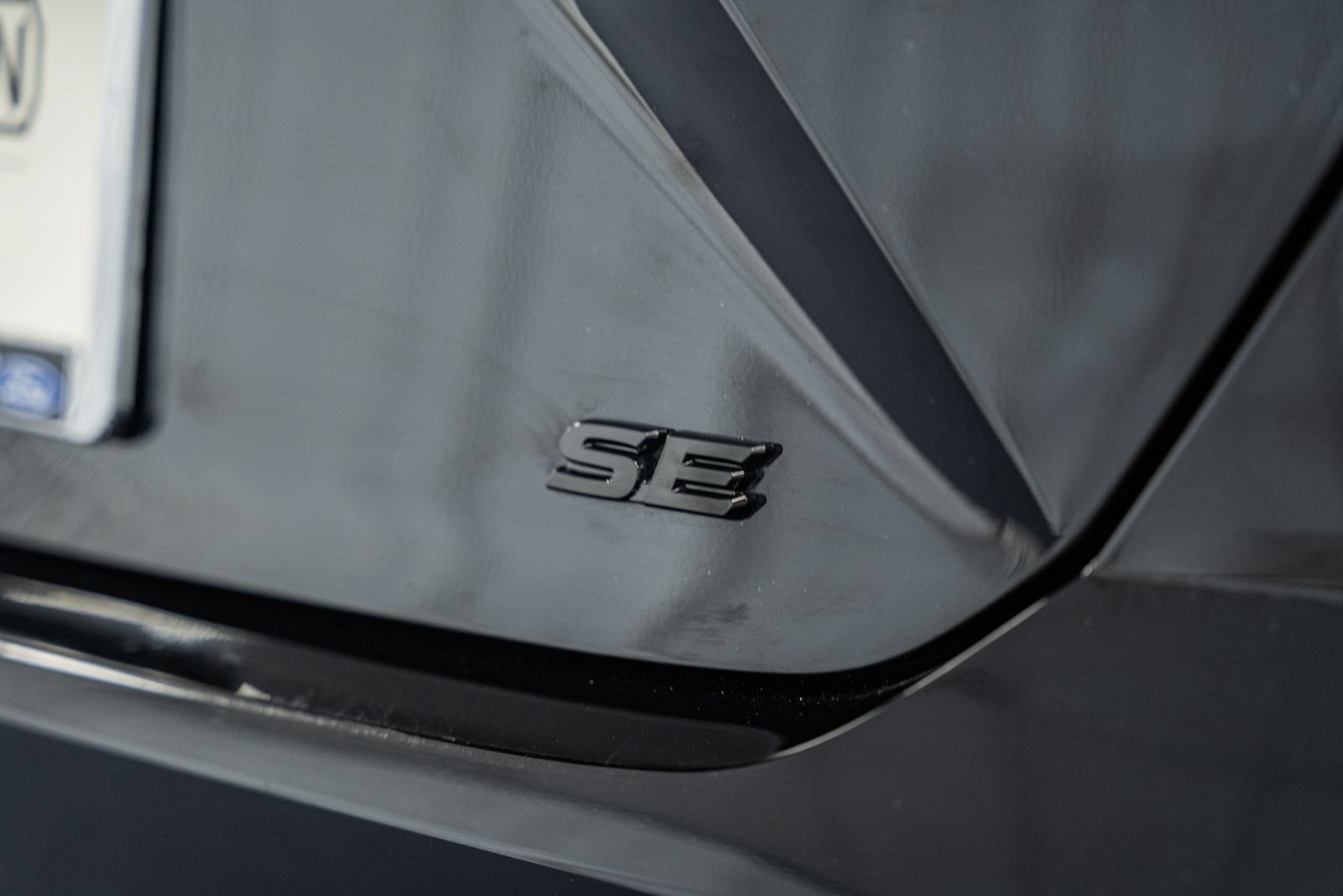 Used 2025 Toyota Camry SE FWD image 9