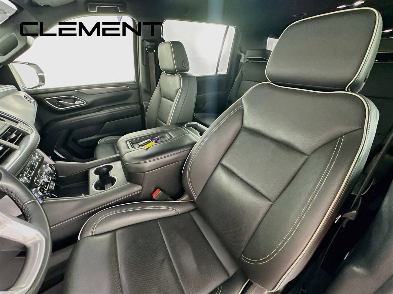 Used 2024 GMC Yukon XL SLT AWD/4WD image 30