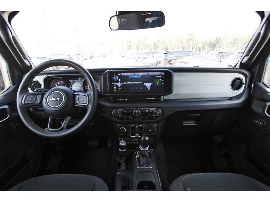 Used 2024 Jeep Gladiator Sport AWD/4WD image 12