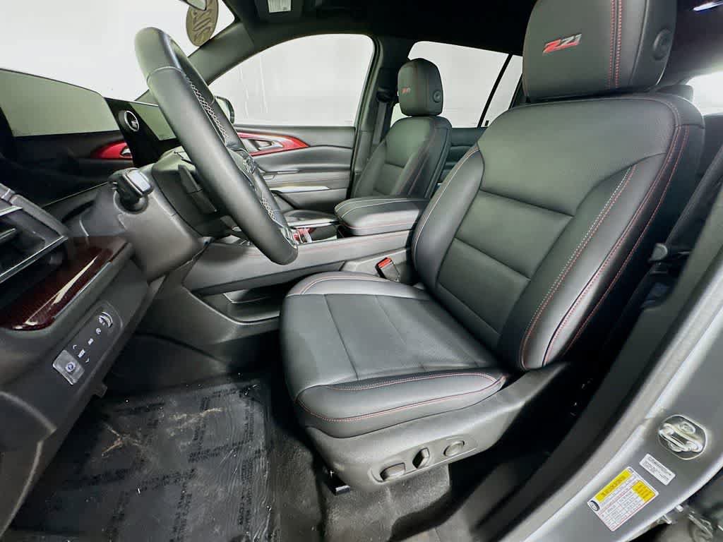 Used 2025 Chevrolet Traverse Z71 AWD/4WD image 12