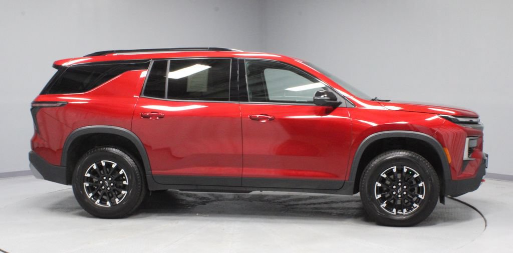 Used 2024 Chevrolet Traverse Z71 AWD/4WD image 9
