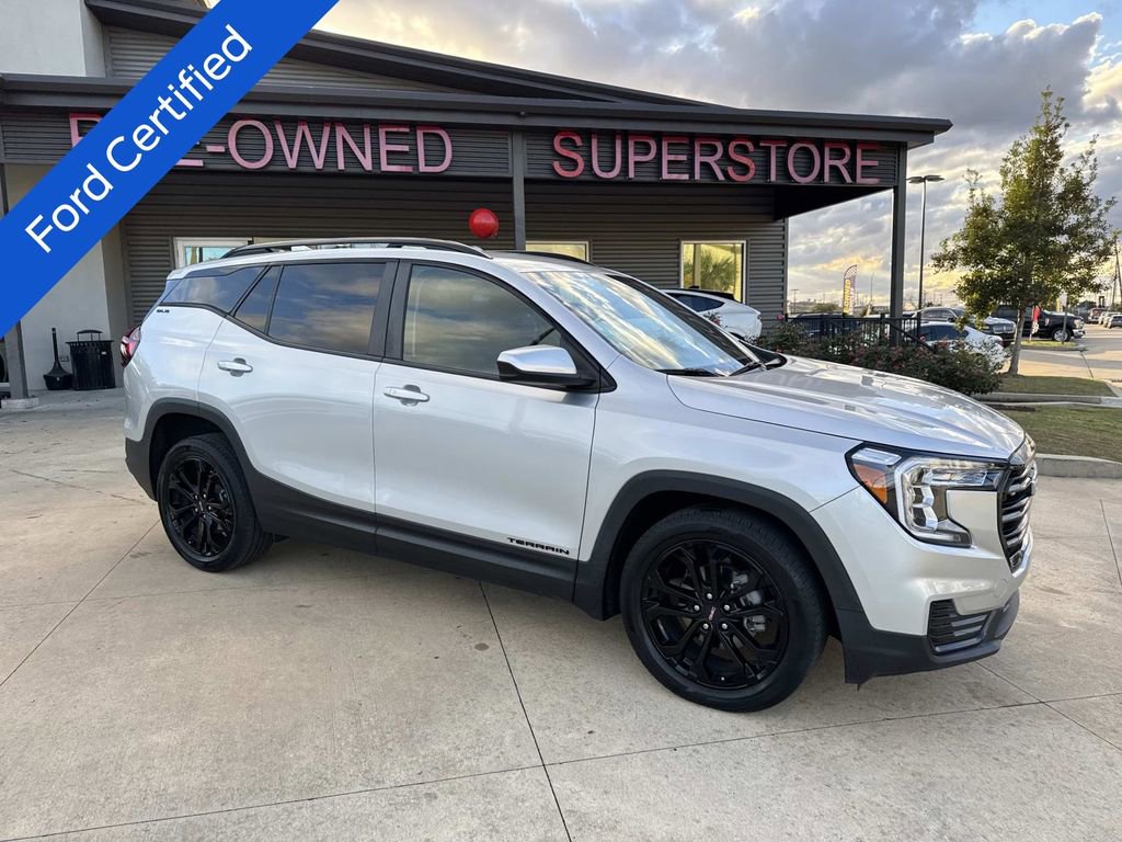 Used 2022 GMC Terrain SLE w/ Elevation Edition image 1