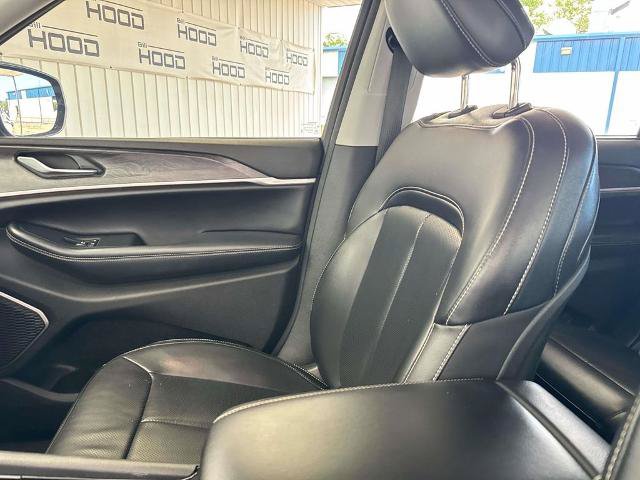 Used 2023 Jeep Grand Cherokee L Limited w/ Luxury Tech Group II AWD/4WD image 21