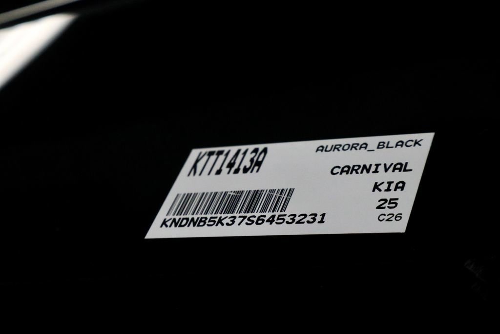 Used 2025 Kia Carnival image 35