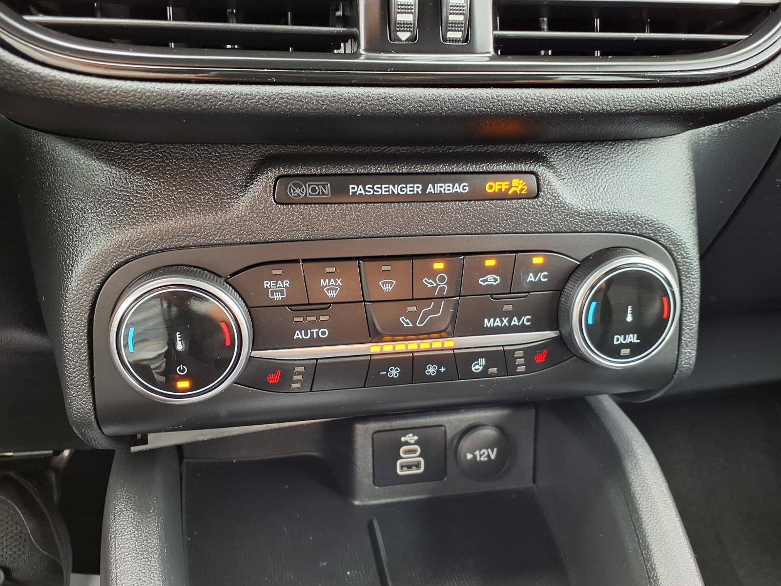 Certified 2025 Ford Escape ST-Line Select AWD/4WD image 23