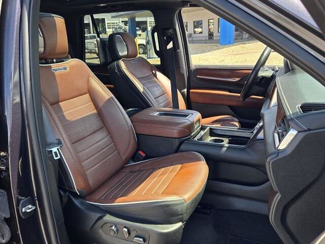 Used 2023 GMC Yukon Denali Ultimate AWD/4WD image 19