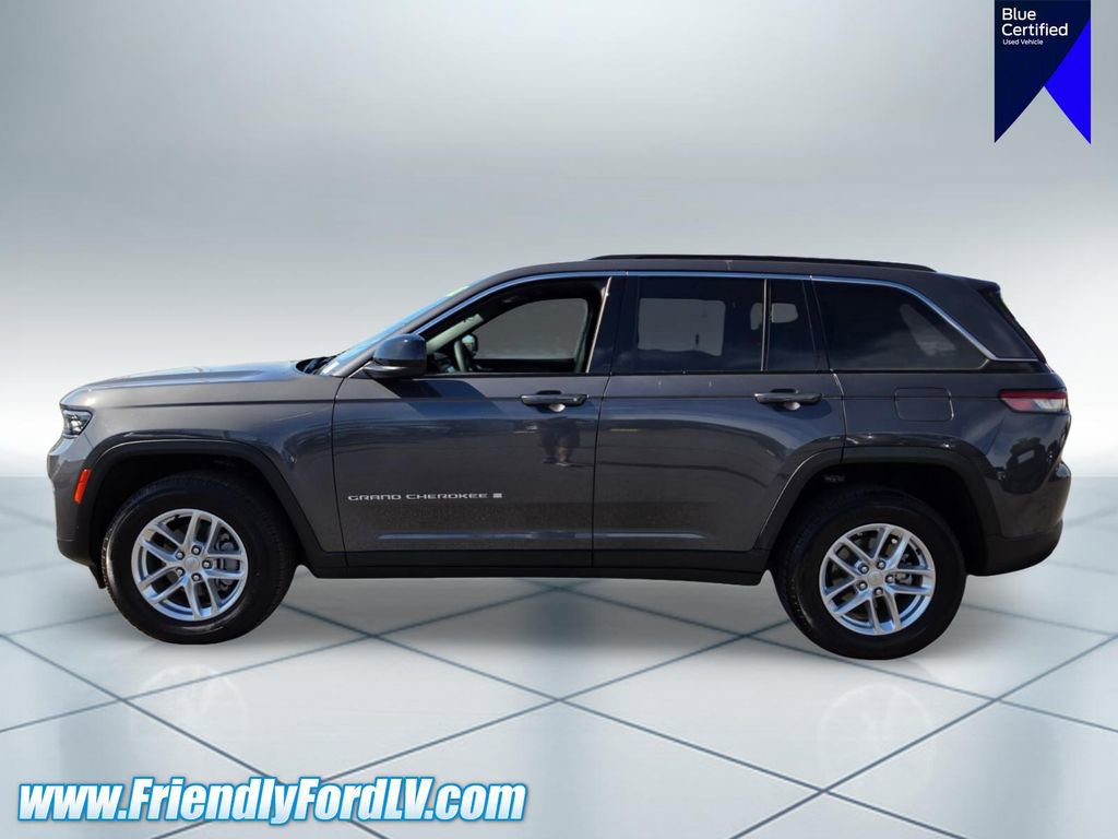 Used 2025 Jeep Grand Cherokee Laredo X AWD/4WD image 4