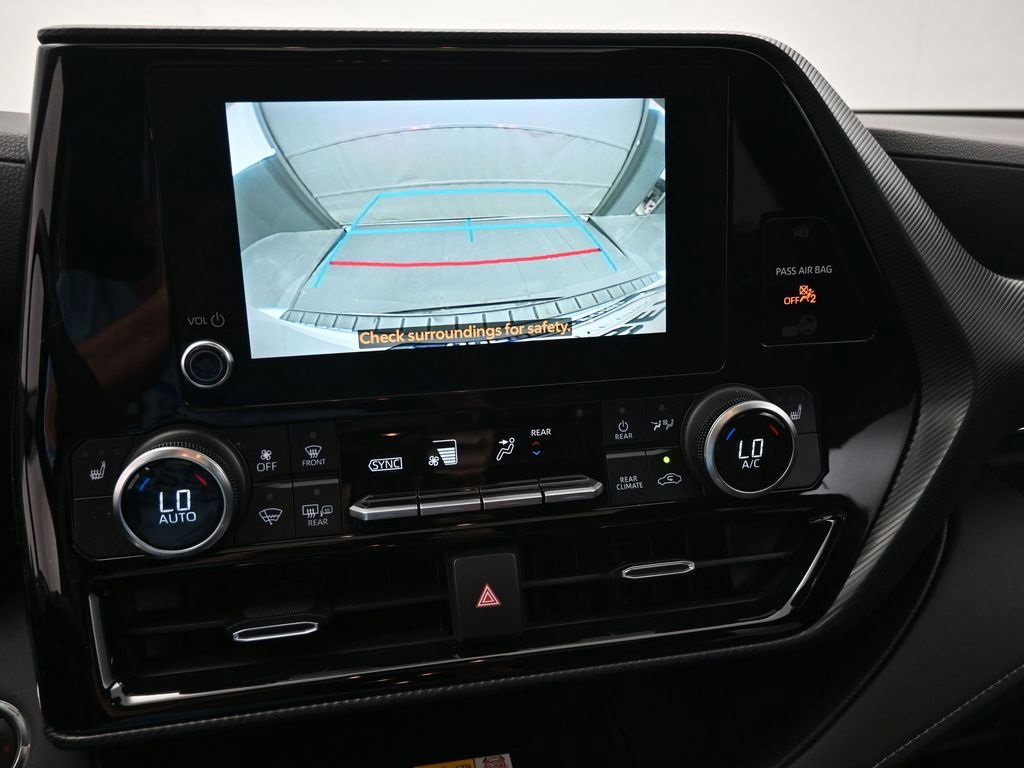 Used 2023 Toyota Highlander L image 13