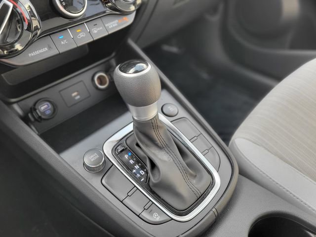 Used 2023 Hyundai Kona SEL AWD/4WD image 30