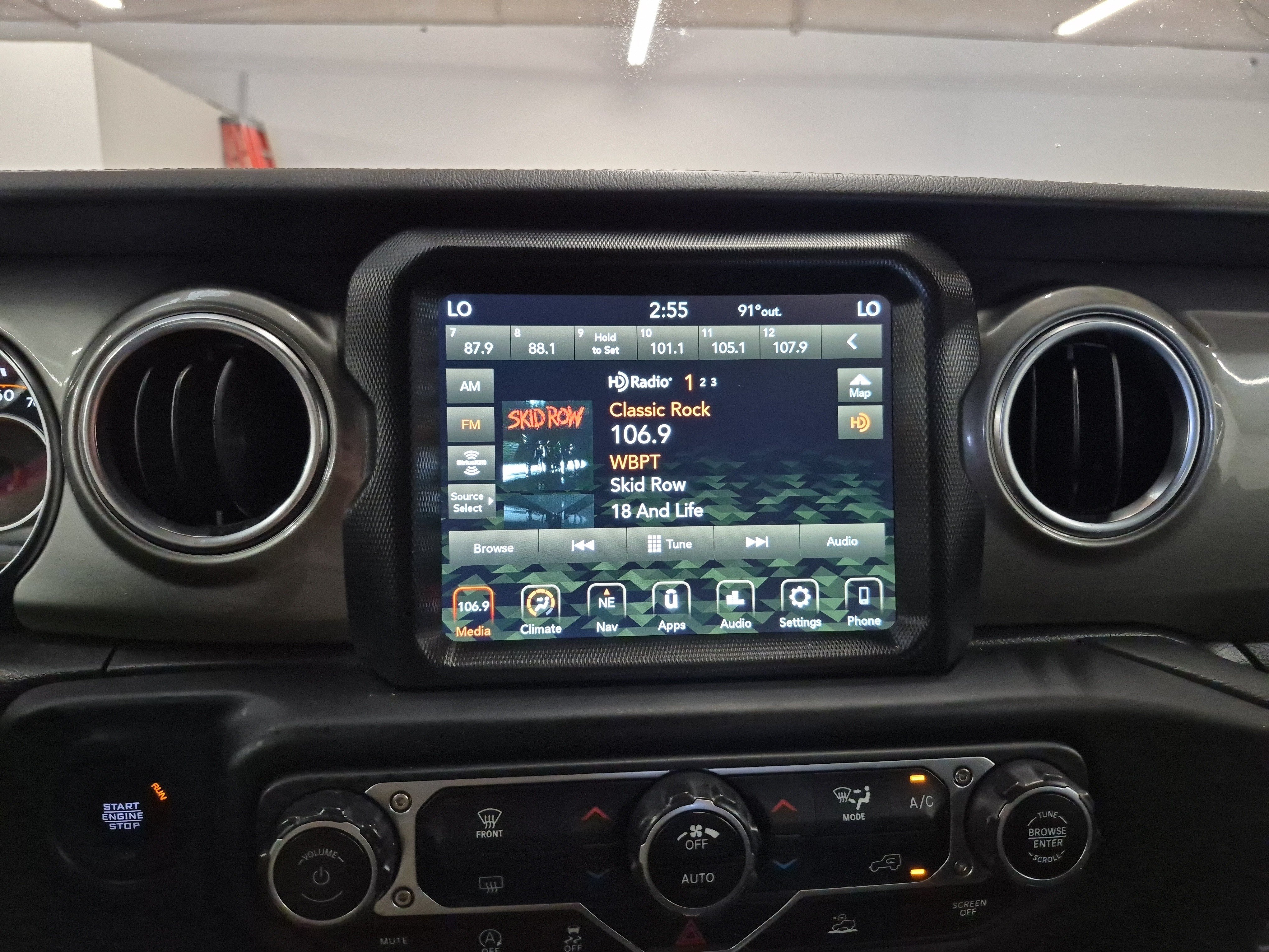 Used 2023 Jeep Gladiator Overland AWD/4WD image 34