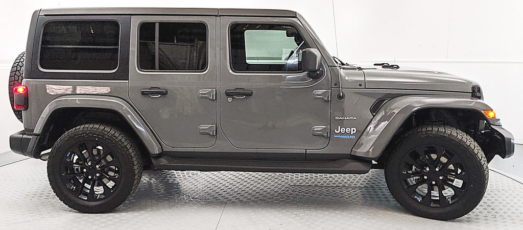 Used 2022 Jeep Wrangler Unlimited Sahara AWD/4WD image 2