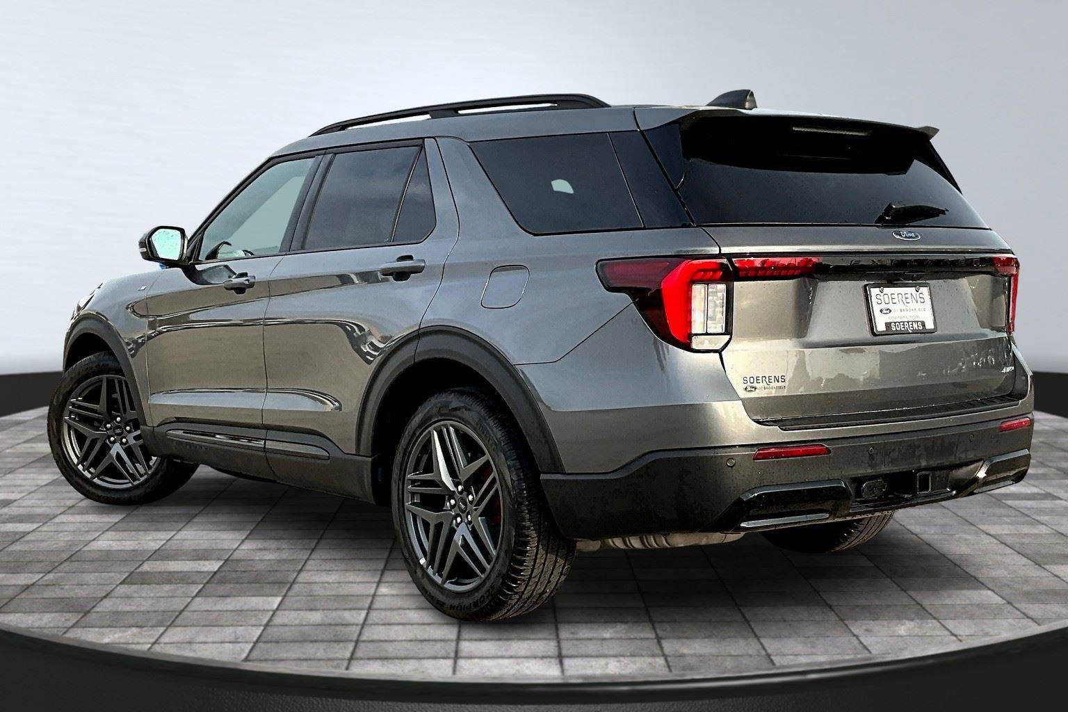 Certified 2025 Ford Explorer ST-Line w/ ST-Line Street Pack image 4