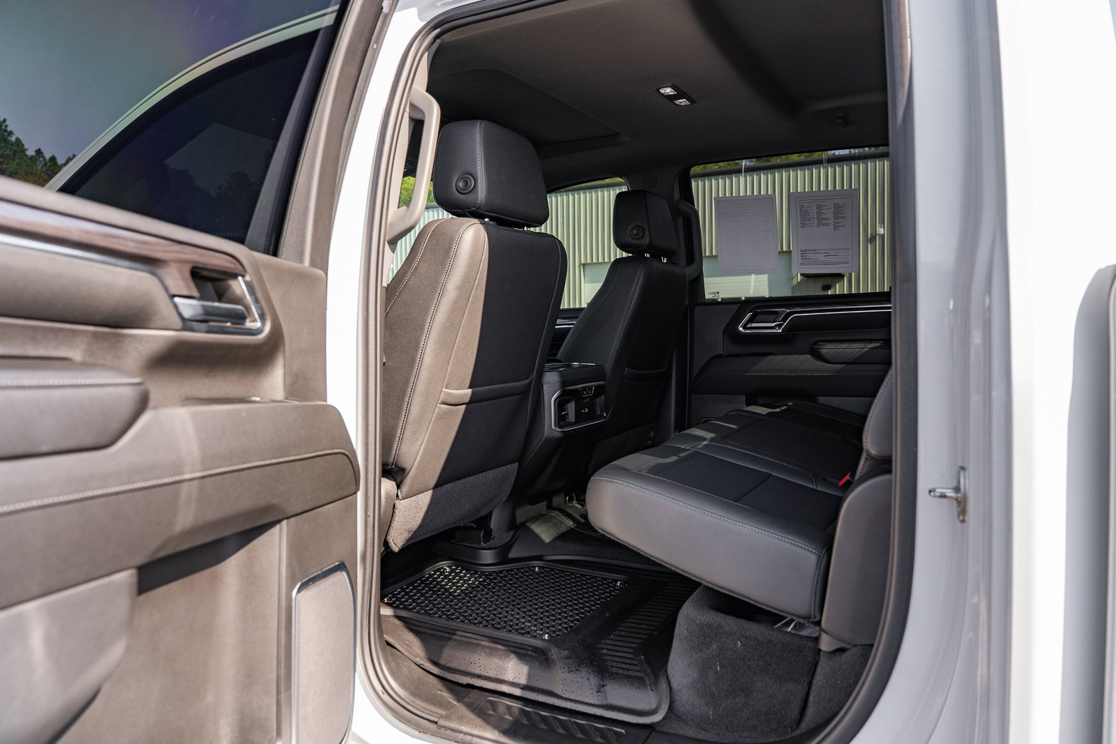 Used 2024 Chevrolet Silverado 2500 LTZ w/ LTZ Plus Package AWD/4WD image 18