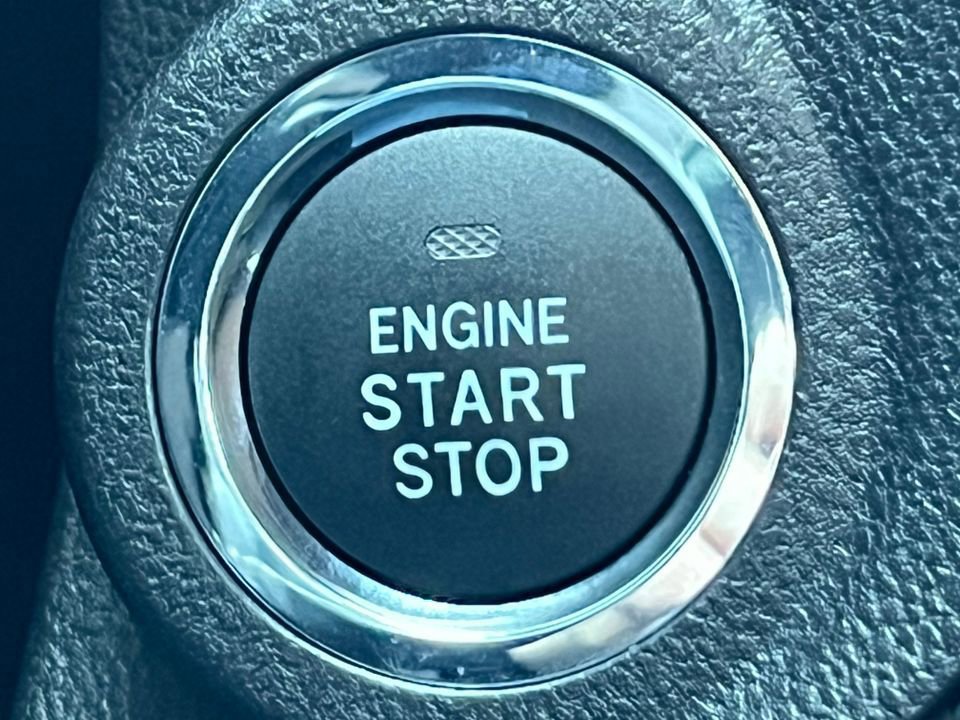 Used 2025 Subaru Outback Touring XT image 29