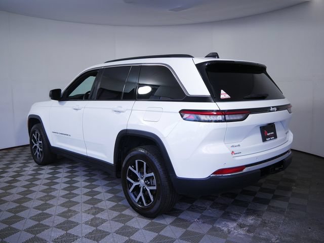Used 2024 Jeep Grand Cherokee Limited w/ Trailer Tow Package AWD/4WD image 6