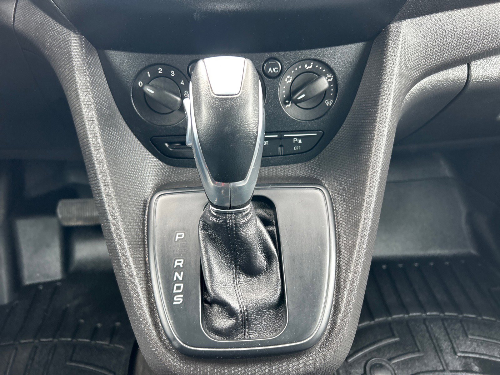 Certified 2018 Ford Transit Connect XL image 25