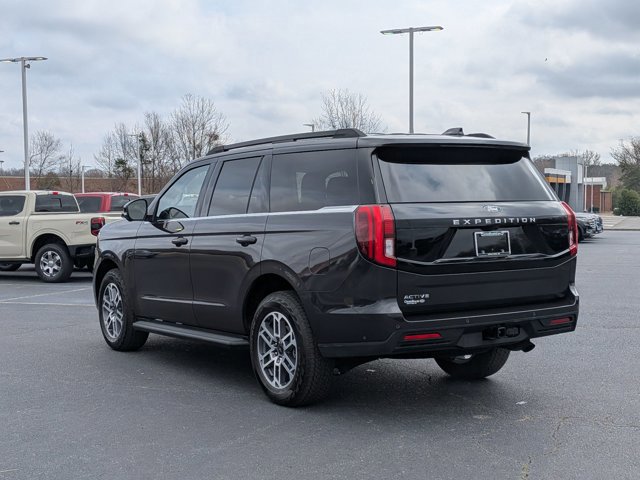 Certified 2025 Ford Expedition Active image 4