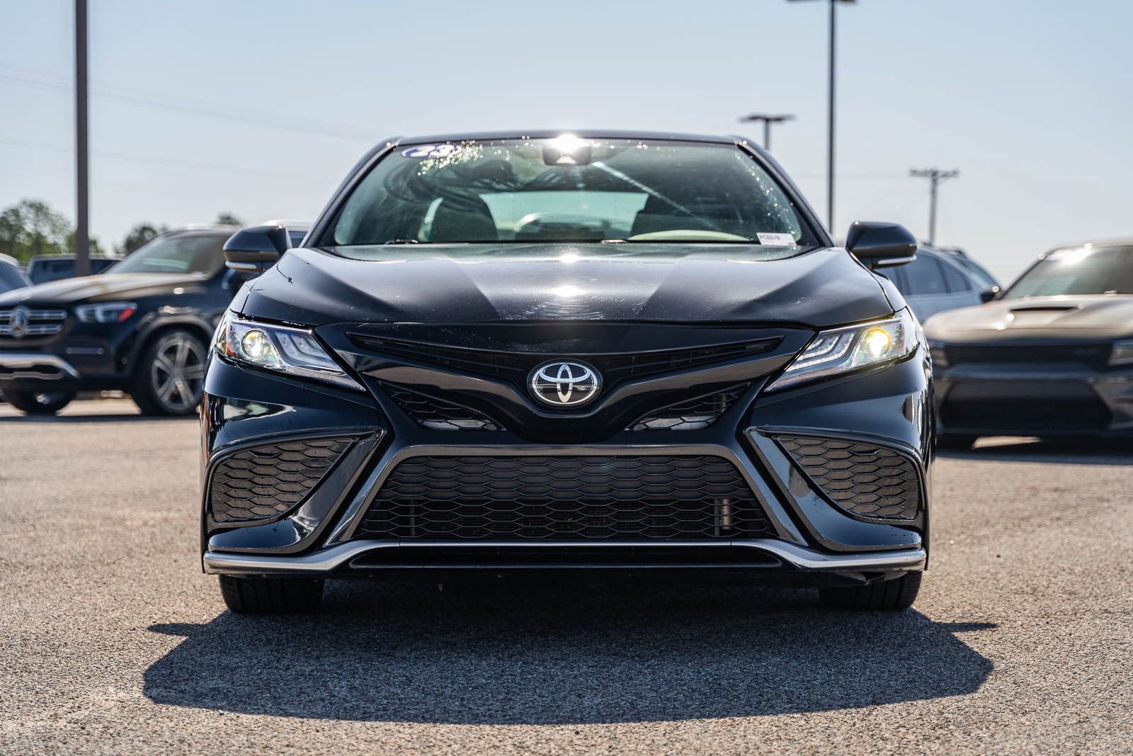 Used 2023 Toyota Camry XSE FWD image 8