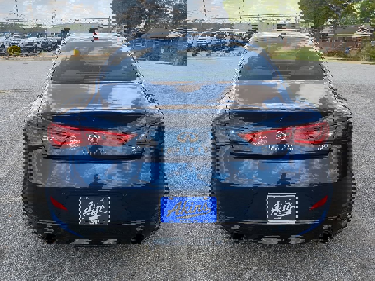 Used 2019 INFINITI Q60 3.0t Luxe w/ Essential Package image 3