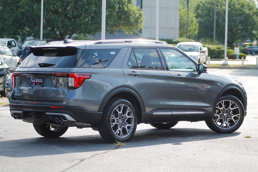 Certified 2025 Ford Explorer Platinum w/ Ultimate Package AWD/4WD image 20