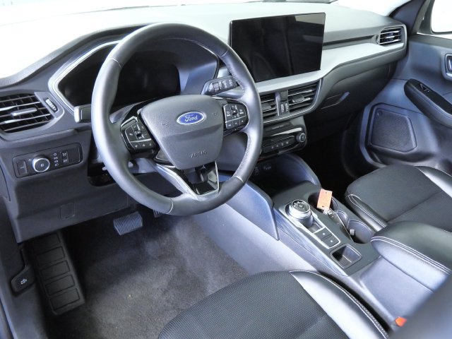Certified 2025 Ford Escape Platinum AWD/4WD image 3