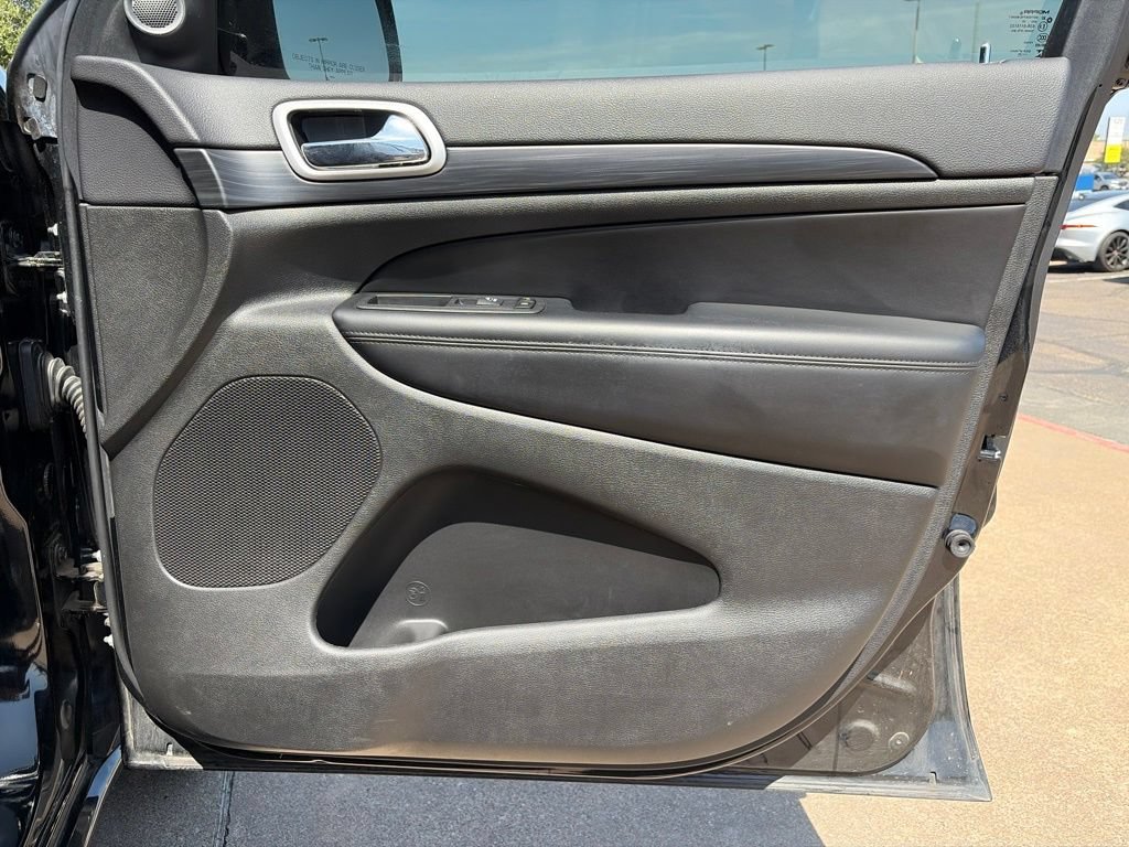 Used 2020 Jeep Grand Cherokee Altitude RWD image 11